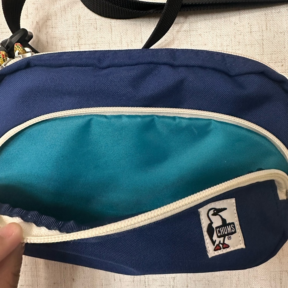 Chums Shoulder Bag - Picture 9 of 11